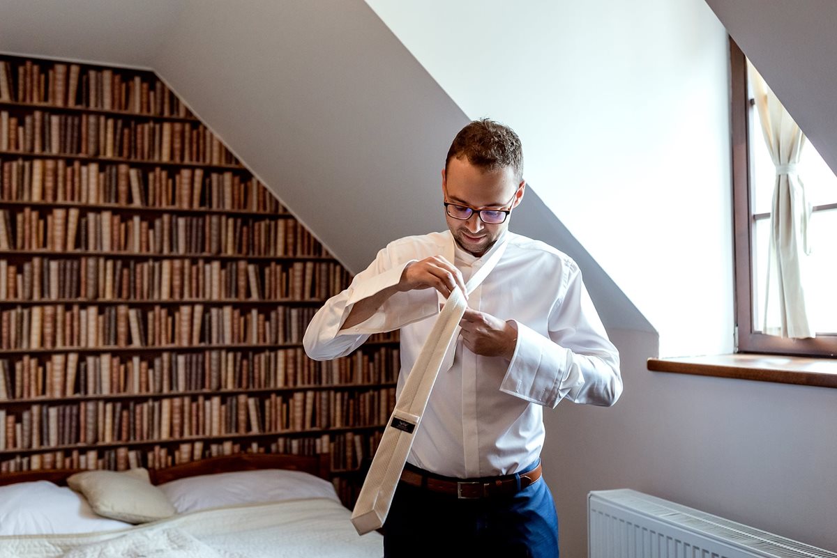 Ranní přípravy ženicha Botique Hotel Tanzberg Mikulov, Fotograf na svatbu Mikulov, Svatební fotograf Mikulov, Fotograf na svatbu Botique Hotel Tanzberg, Svatební fotografie  Botique Hotel Tanzberg, Svatební fotografie Mikulov, Foto svatby Botique Hotel Tanzberg, Foto svatba Mikulov, 