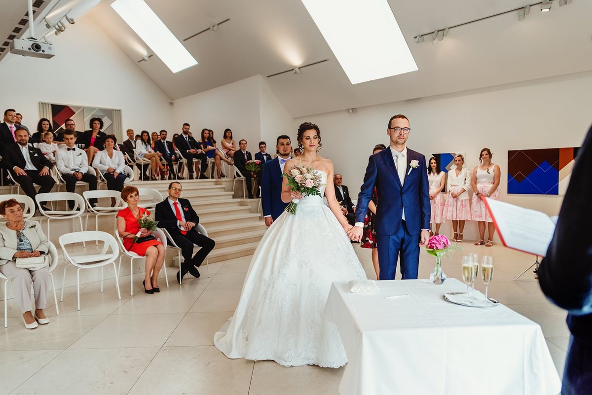 Svatební obřad galerie Závodný Mikulov, Svatební fotky galerie Závodný Mikulov, Fotograf na svatbu Mikulov, Svatební fotograf Mikulov, Fotograf na svatbu Botique Hotel Tanzberg, Svatební fotografie  Botique Hotel Tanzberg, Svatební fotografie Mikulov, Foto svatby Botique Hotel Tanzberg, Foto svatba Mikulov, 