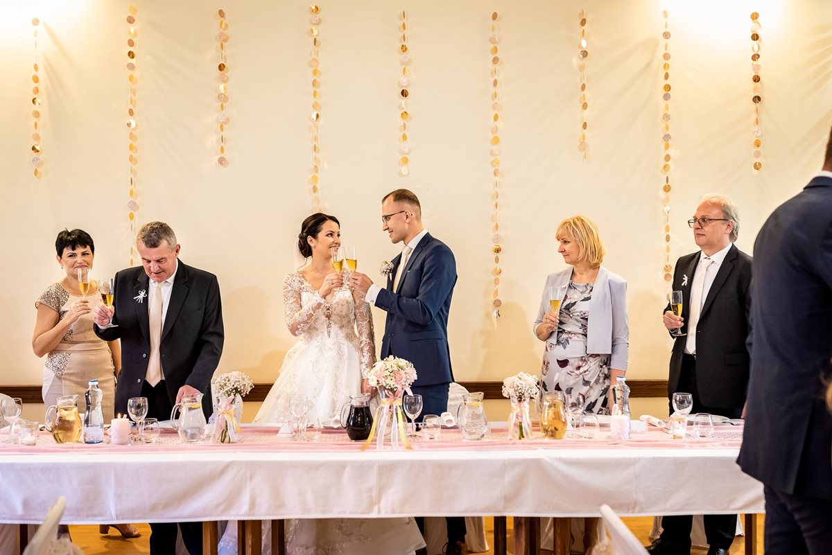 Svatební  hostina, svatební tabule, svatební dort, svatební tradice