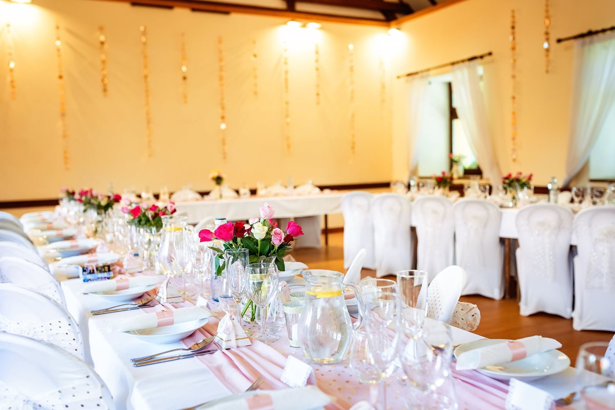 Svatební  hostina, svatební tabule, svatební dort, svatební tradice