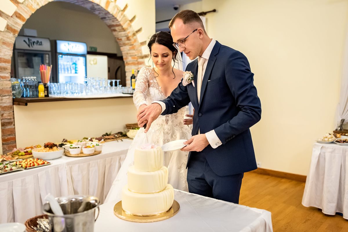 Svatební  hostina, svatební tabule, svatební dort, svatební tradice