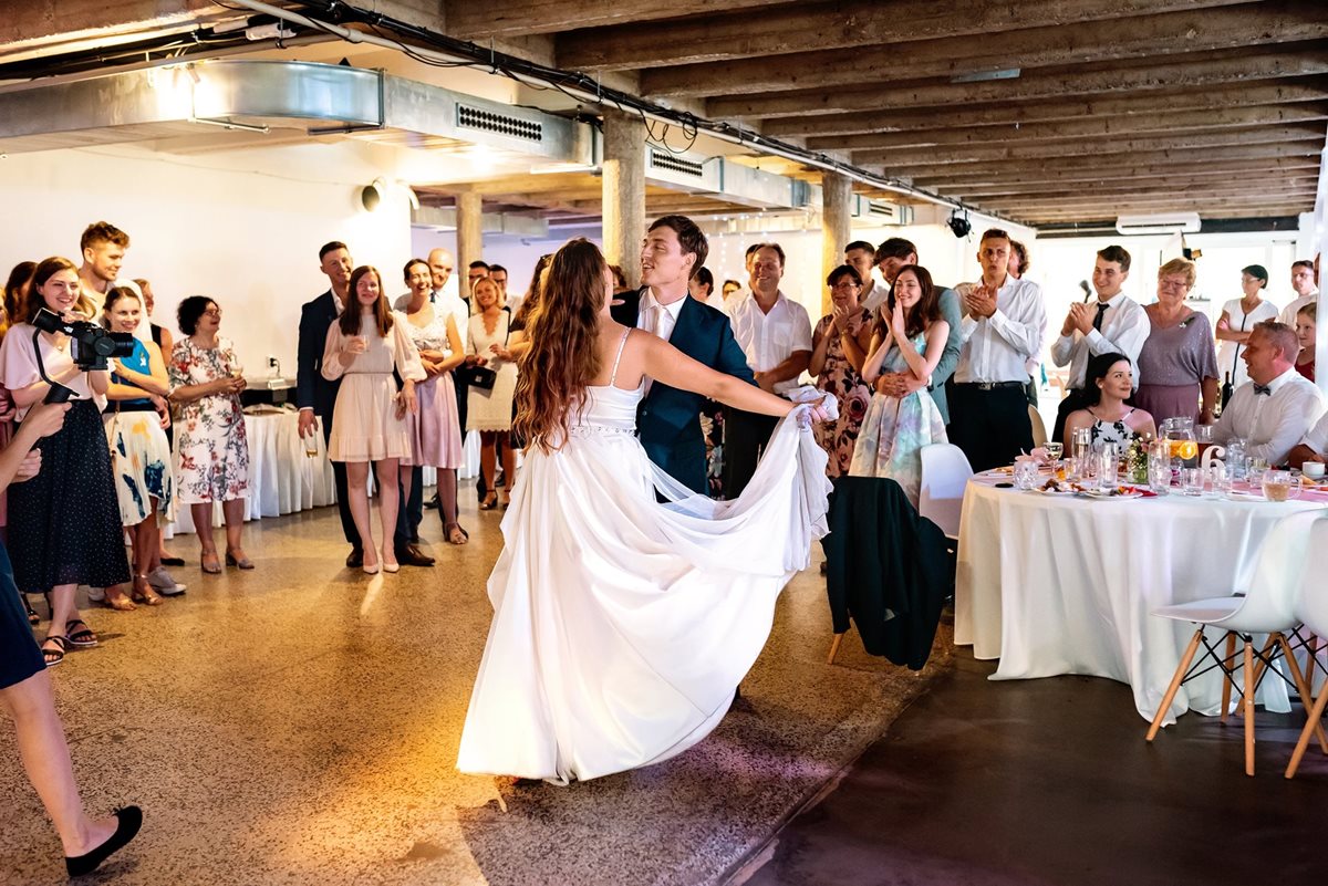 Svatební tanec, svatební zábava, svatební veselí